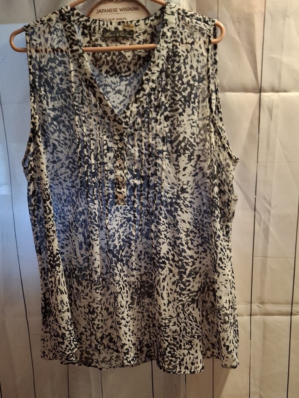 Rose & Olive Black and White Sleeveless Pintuck V-Neck Camisole